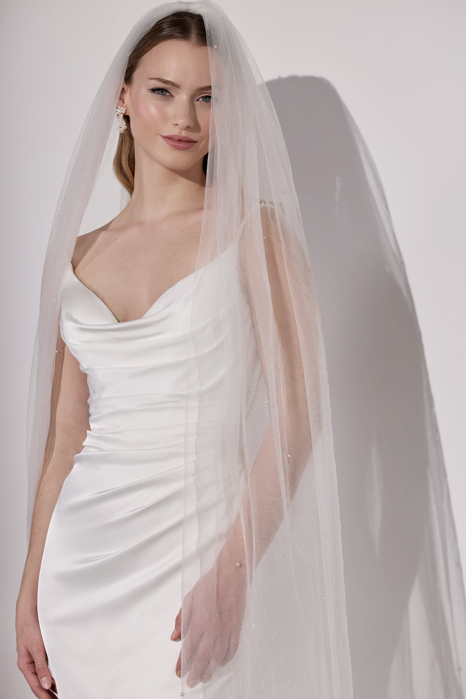 Single tier veil with pearls