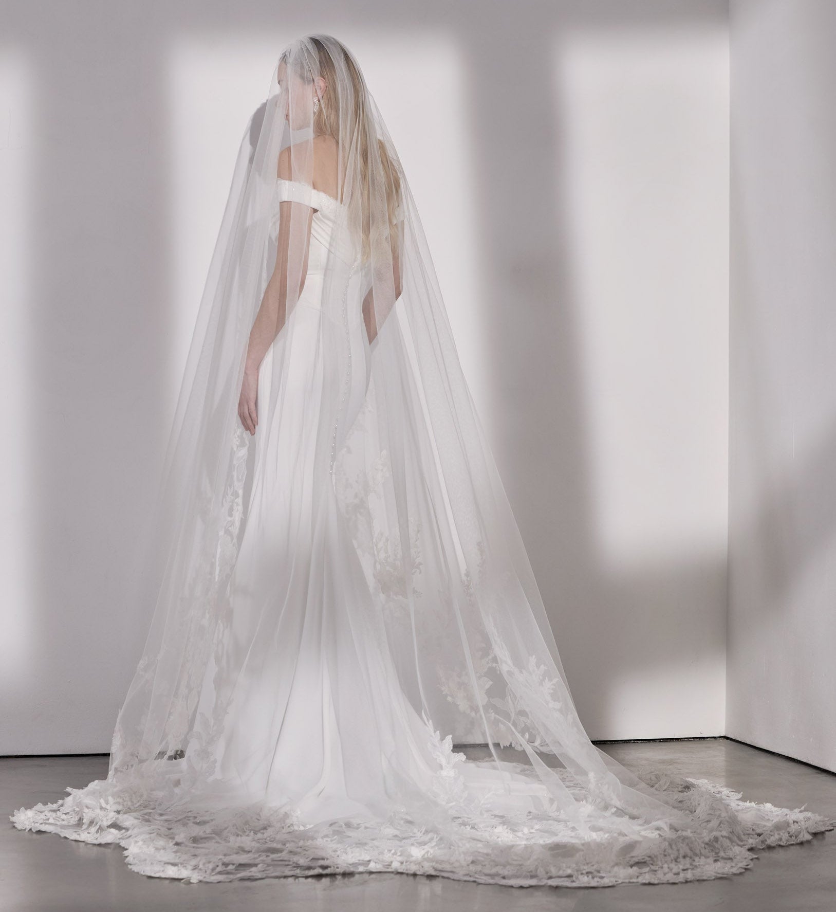HENLEY VEIL